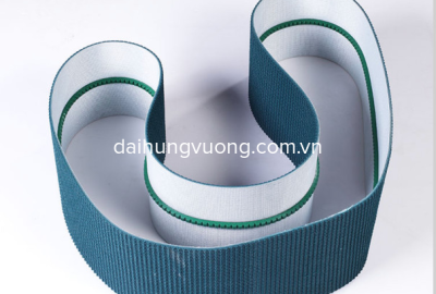 Băng tải PVC gắn gân dẫn hướng